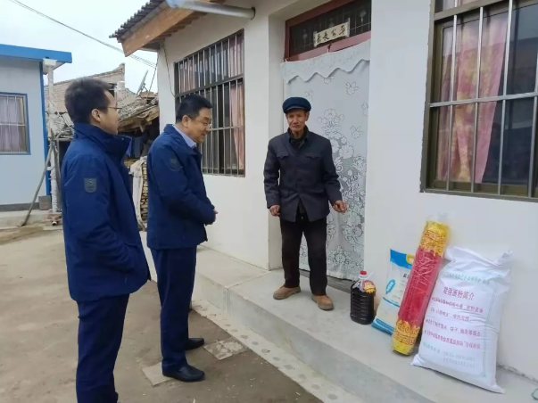 必一平台-必一(中国)官方
深入帮扶村开展春节慰问(图2)