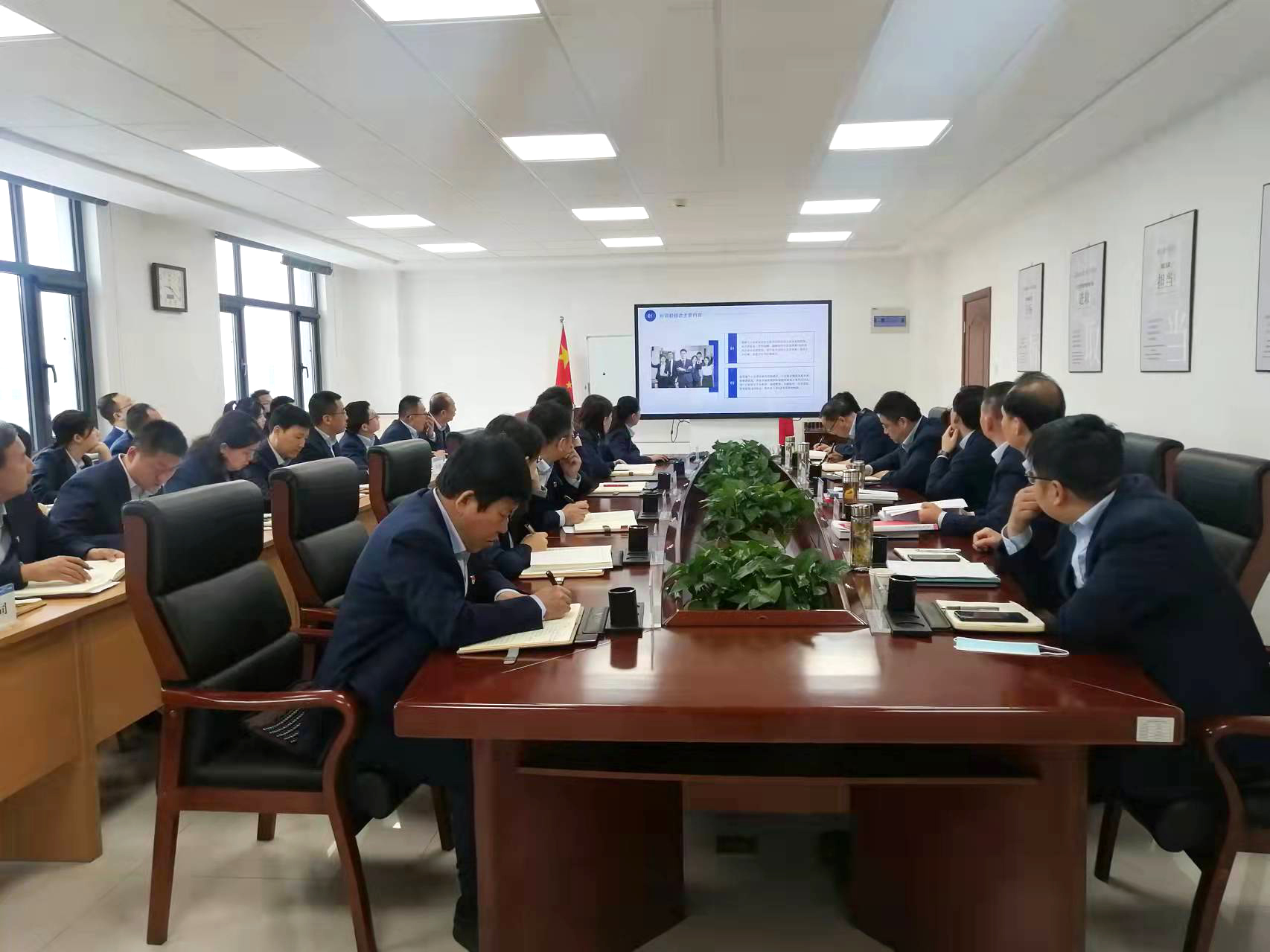 必一平台-必一(中国)官方
召开党委理论学习中心组集体学习会议(图2)