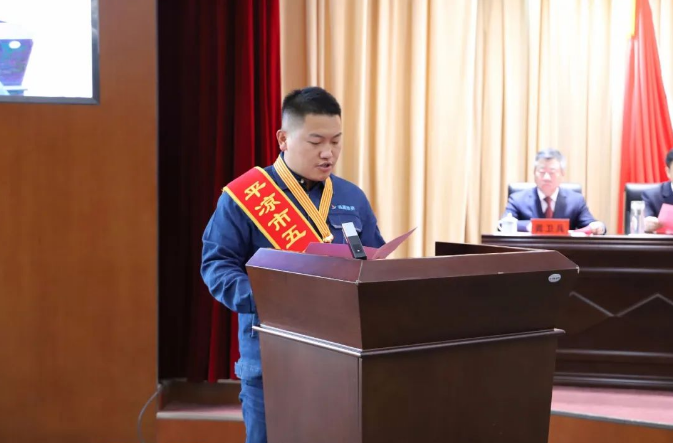 喜报！必一平台-必一(中国)官方
员工杨李荣获2022年平凉市五一劳动奖章(图2)