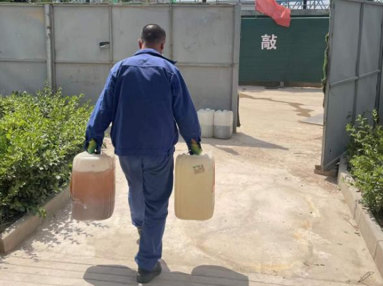 必一平台-必一(中国)官方
城东污水处理公司扎实推进危险废物规范化处置(图3)