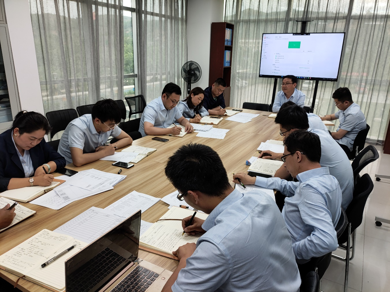 必一平台-必一(中国)官方
平煤机公司开展作风集中整顿月活动第二期工作总结(图1)