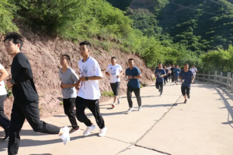 助力文旅市场 展示产投风采——必一平台-必一(中国)官方
组织开展员工登山比赛活动(图3)